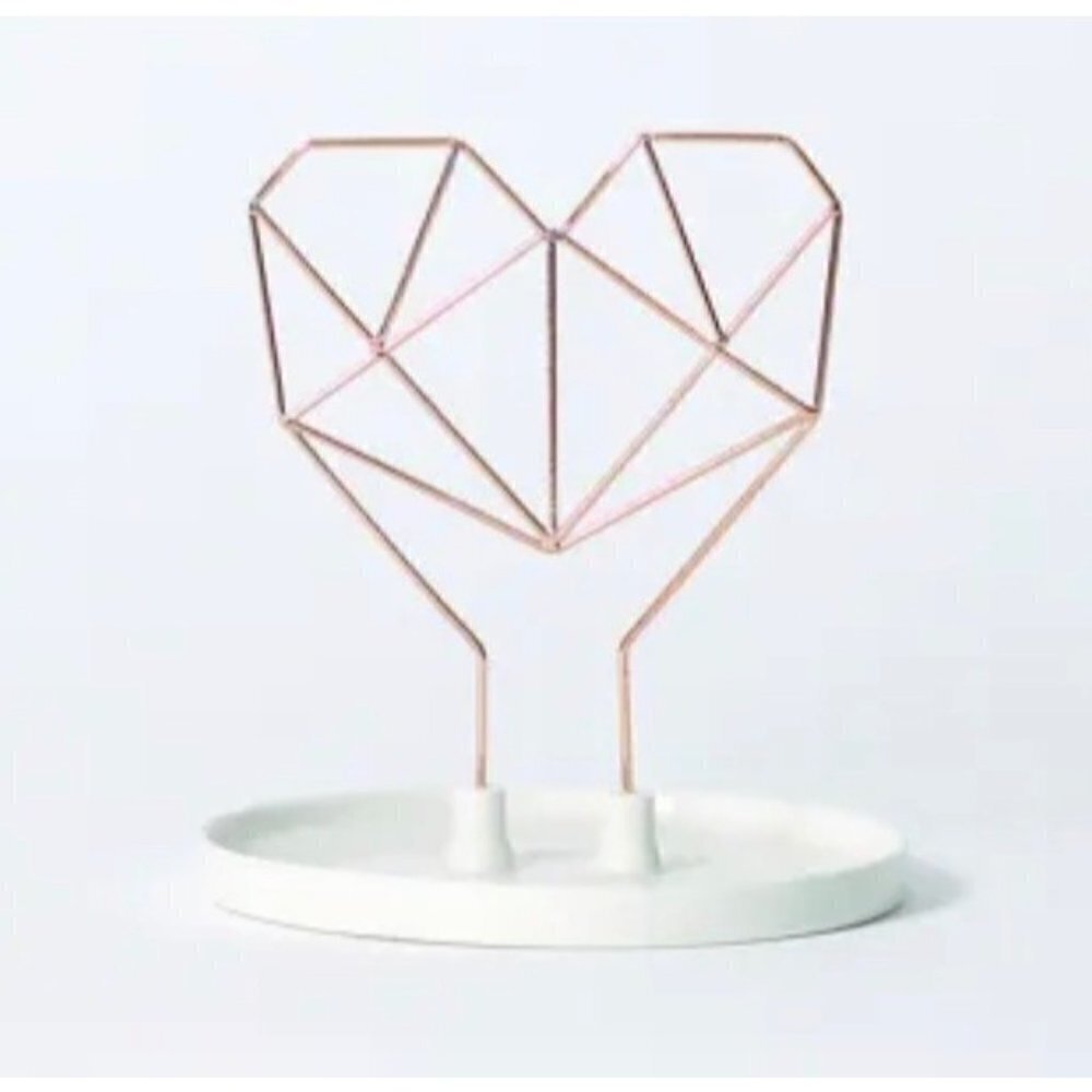 IMM Living BNIB Rose Gold Porcelain Coxet Wire Heart Ceramic Jewelry Holder